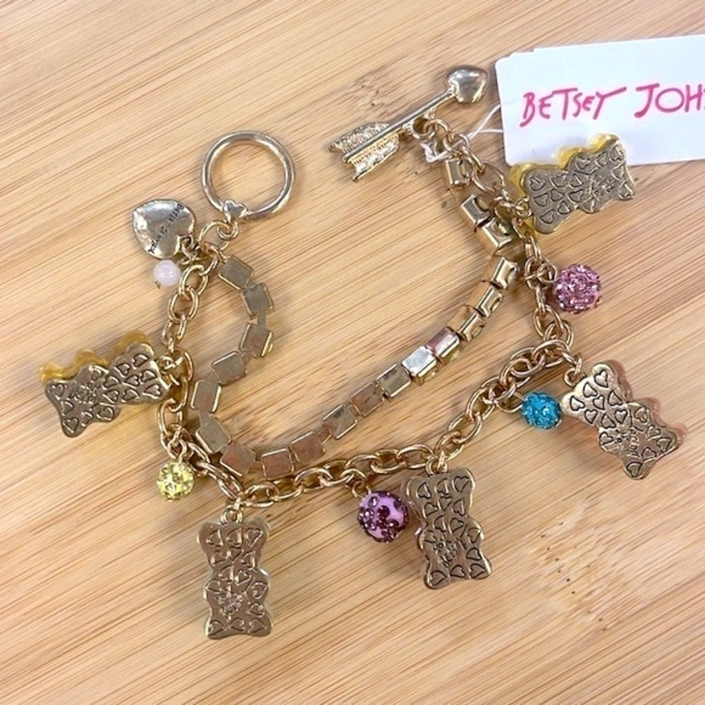 Brand New Betsey Johnson Pastel Gummy Bear Rhinestone Gold Tone Charm Bracelet - Picture 9 of 15